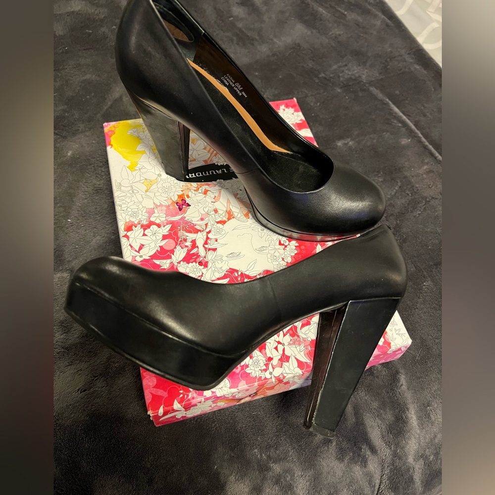 Chinese Laundry, size 8, black platform heels
